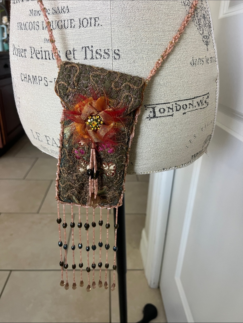 EUC vintage Wayne M Kleski embroidered beaded flapper style Crossbody bag